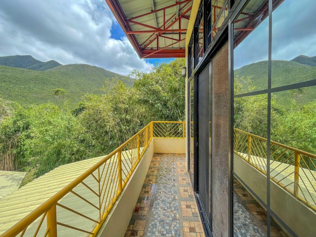 Blue Moon Guesthouse Puerto Princesa Bagian luar foto