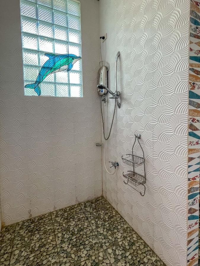 Blue Moon Guesthouse Puerto Princesa Bagian luar foto