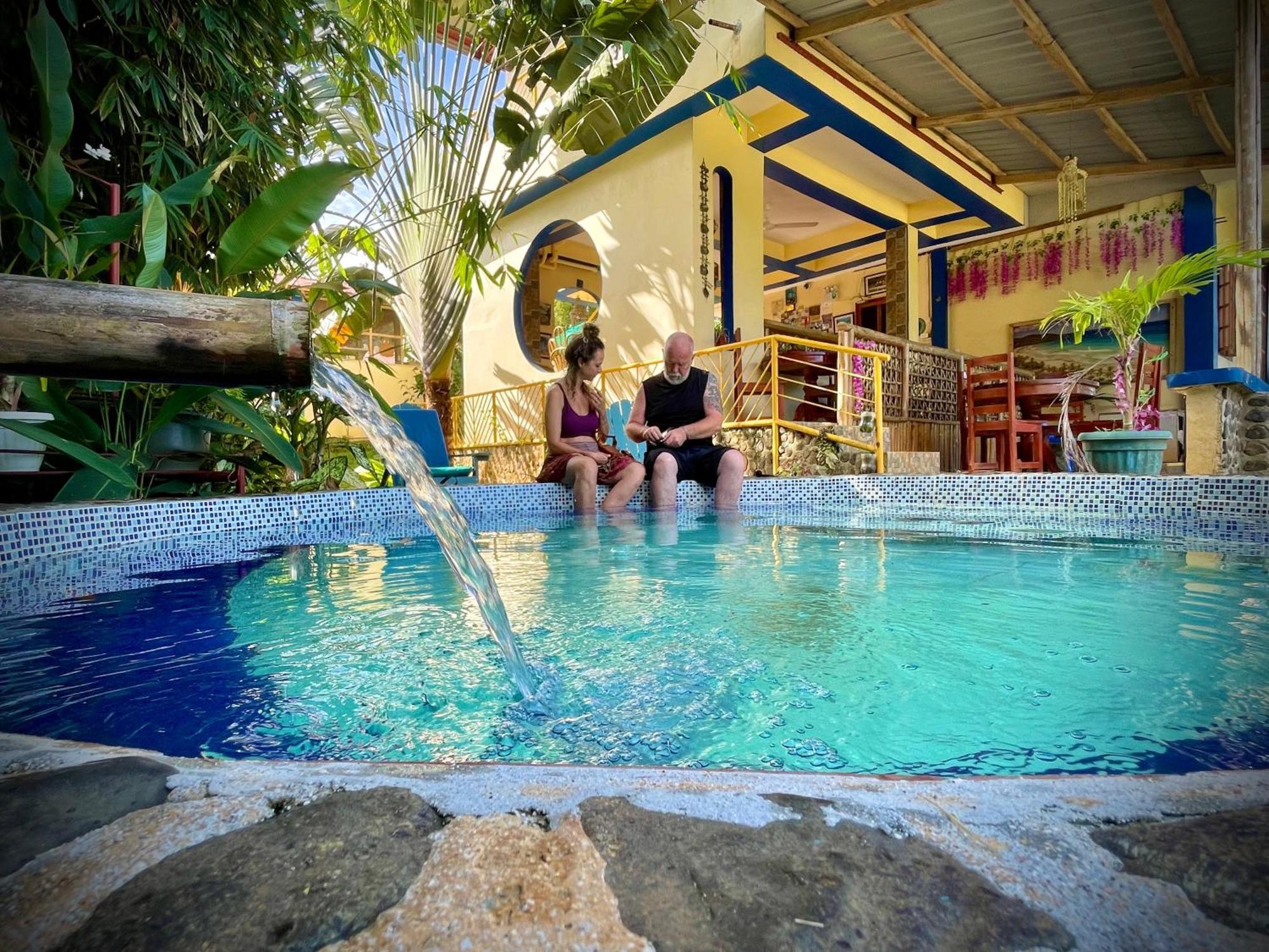 Blue Moon Guesthouse Puerto Princesa Bagian luar foto