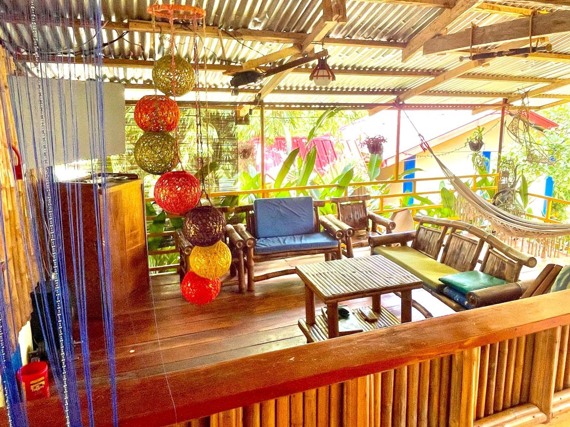 Blue Moon Guesthouse Puerto Princesa Bagian luar foto